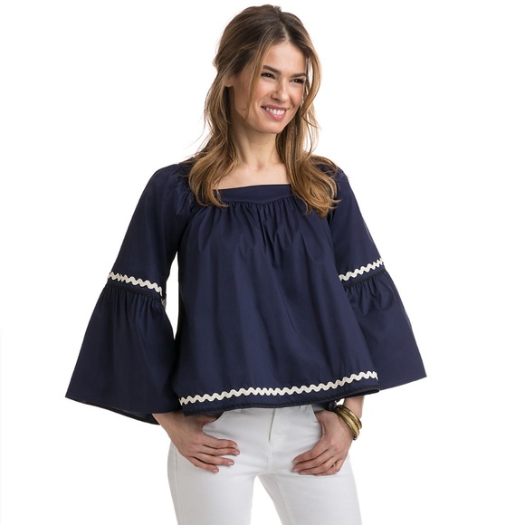Vineyard Vines Tops - Vineyard Vines Ric Tac bell sleeve top in navy and white - Size M